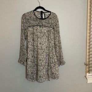 BLACK AND WHITE FREE PEOPLE DRESS - SIZE 8